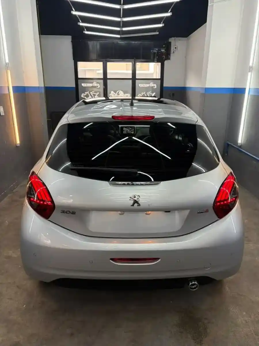 Peugeot 208 1.6 Feline 2017 - foto 3