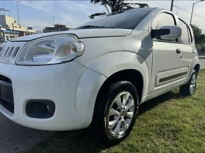 Fiat Uno 1.4 Attractive 2011 - foto 2