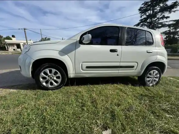 Fiat Uno 1.4 Attractive 2011 - foto 3
