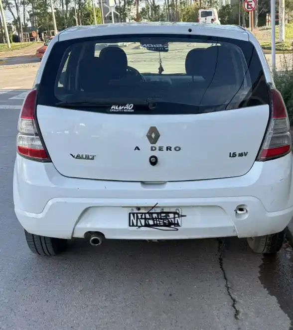 Renault Sandero 1.6 Privilege Nav 105Cv 2013 - foto 2