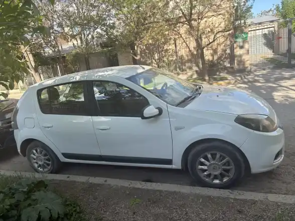 Renault Sandero 1.6 Privilege Nav 105Cv 2013 - foto 4