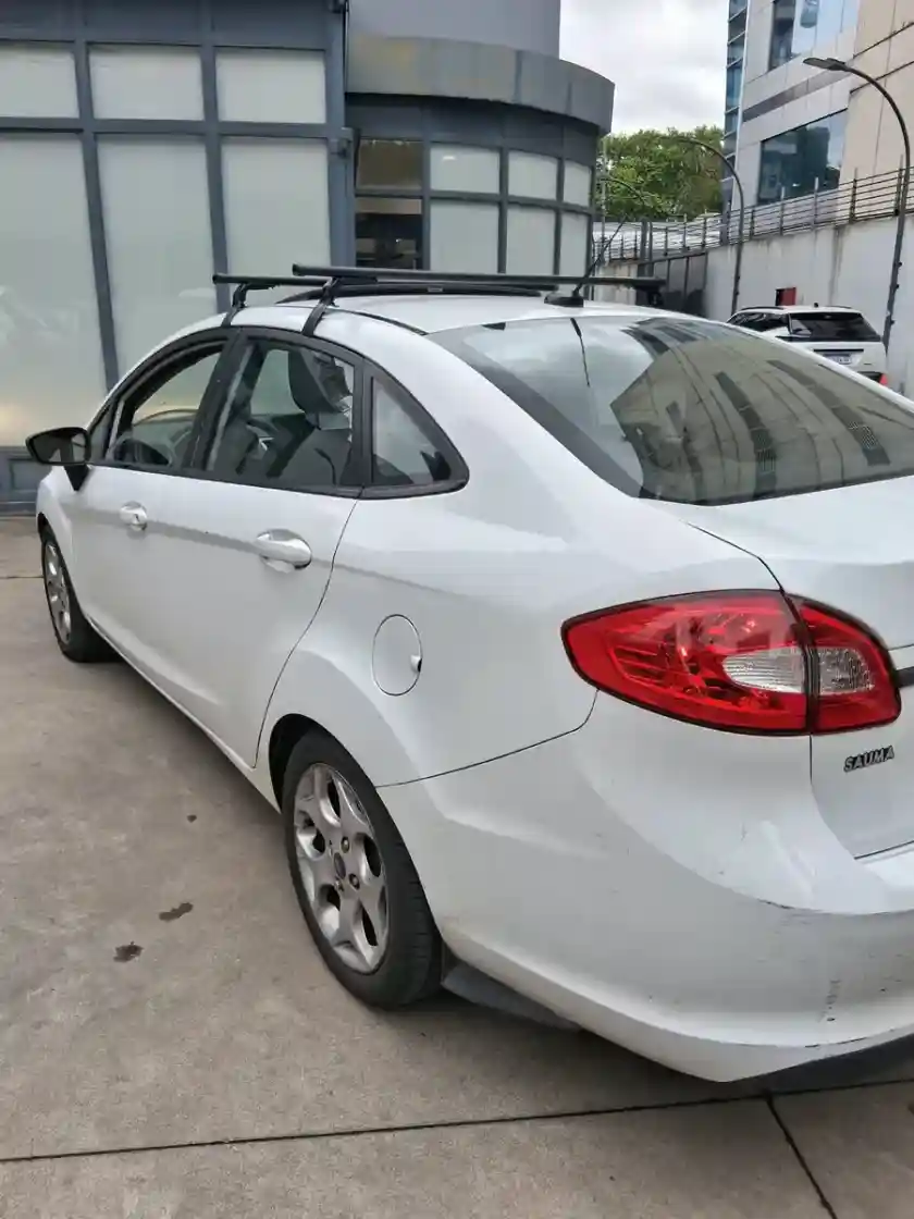 Ford Fiesta Kinetic 1.6 Design Sedan 120Cv Trend Plus 2013 - foto 2