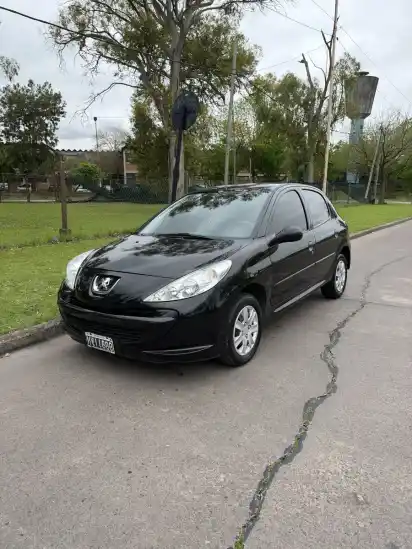 Peugeot 207 1.4 Active 75Cv 2013 - foto 1