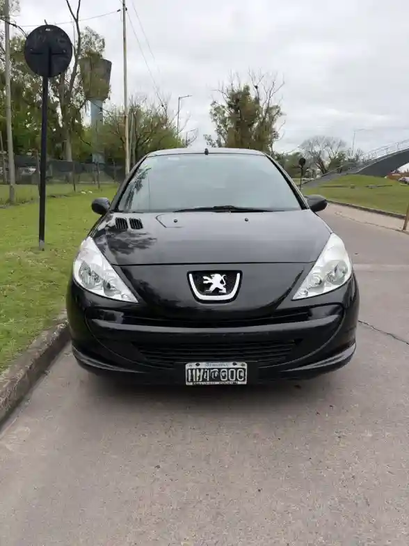 Peugeot 207 1.4 Active 75Cv 2013 - foto 2