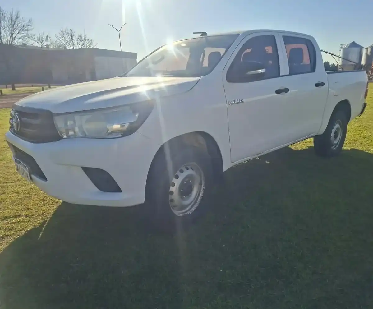 Toyota Hilux 2.4 Cd 150Cv 4X2 2017 - foto 1