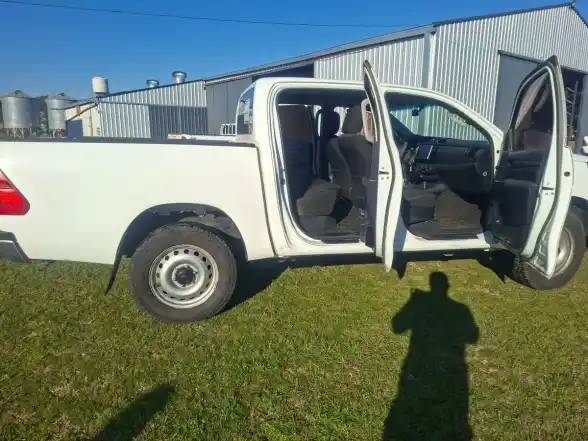 Toyota Hilux 2.4 Cd 150Cv 4X2 2017 - foto 5