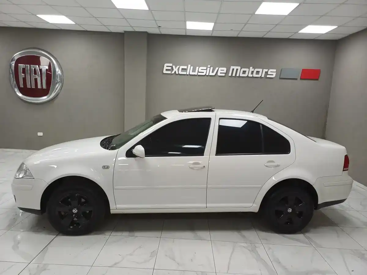 Volkswagen Bora 2.0 Trendline 115Cv 2014 - foto 2