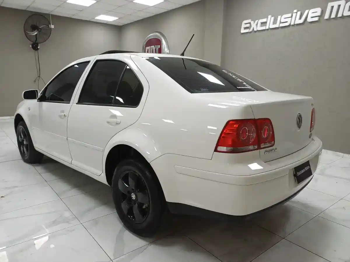 Volkswagen Bora 2.0 Trendline 115Cv 2014 - foto 3