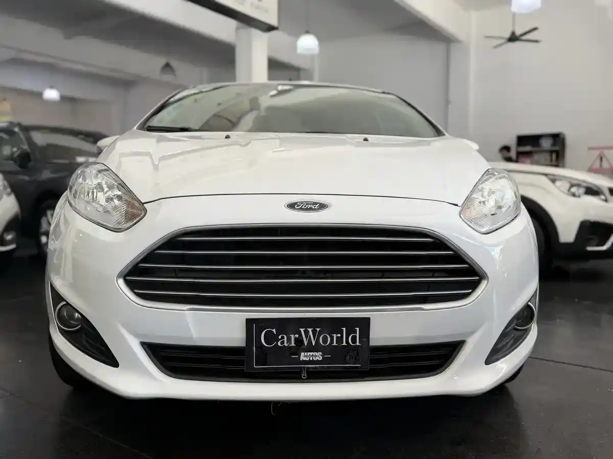 Ford Fiesta Kinetic 1.6 Se Powershift 120Cv 2016 - foto 4