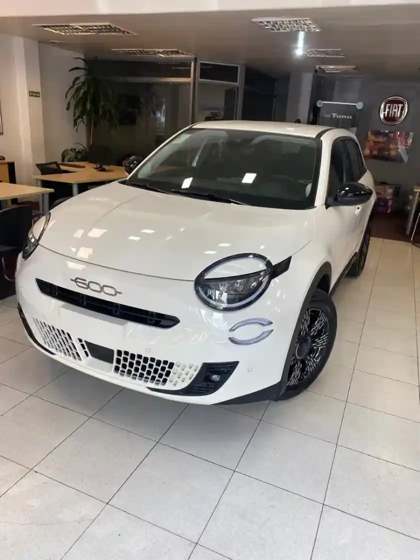 Fiat 600 Hybrid 1.2 E Dct 2025 - foto 1