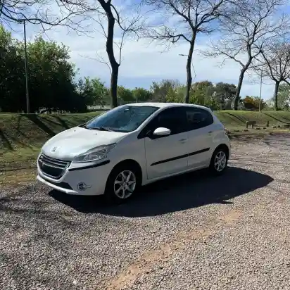 Peugeot 208 1.5 Allure Touchscreen 2014 - foto 3
