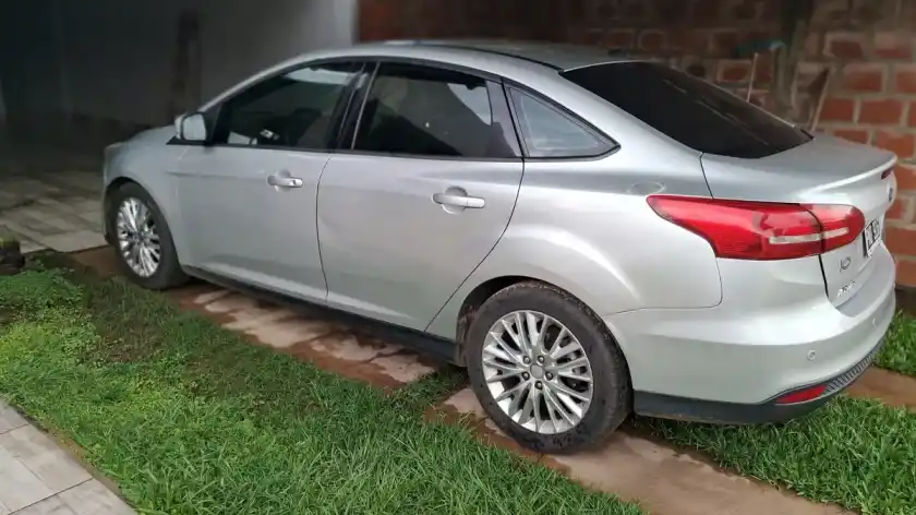 Ford Focus Iii 2.0 Sedan Se Plus At6 2016 - foto 3