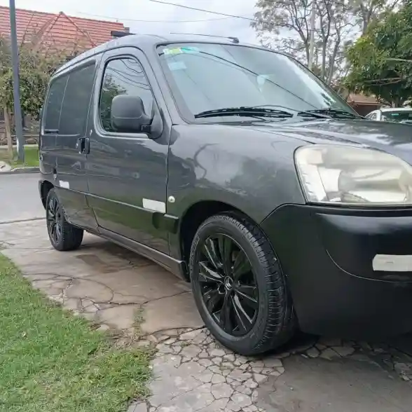 Citroën Berlingo Furgon 1.4 75Cv 2014 - foto 1