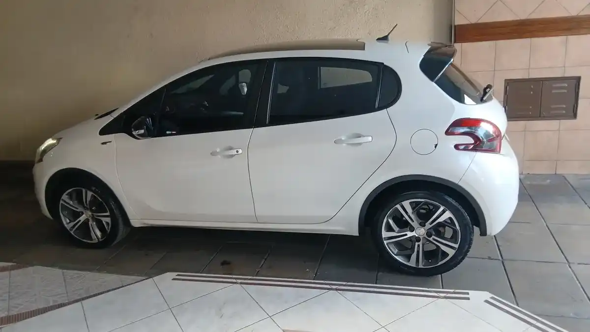 Peugeot 208 1.6 Gt Thp 2017 - foto 4