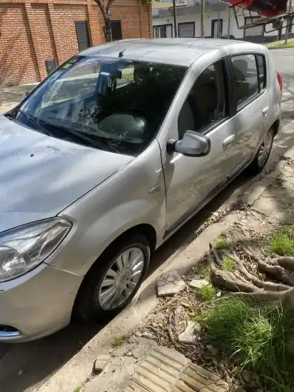 Renault Sandero 1.6 Privilege 105Cv 2013 - foto 1