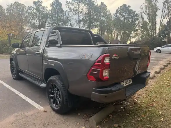 Toyota Hilux Pick-Up 2.8 Cd Conquest 204Cv 4X4 At 2023 - foto 4