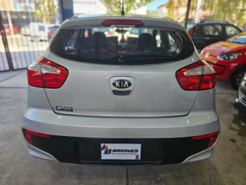 Kia Rio 1.4 Ex 109Cv 4At 2016 - foto 5