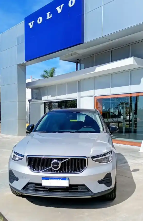 Volvo Xc40 2.0 Mhev B4 Plus Fwd 2023 - foto 1