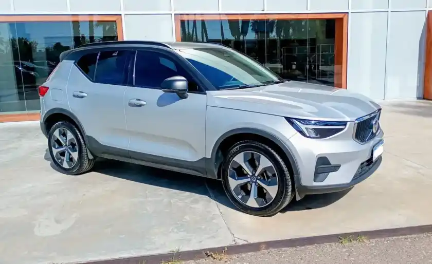 Volvo Xc40 2.0 Mhev B4 Plus Fwd 2023 - foto 3