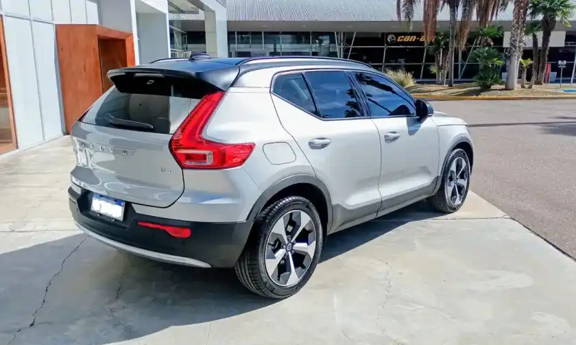 Volvo Xc40 2.0 Mhev B4 Plus Fwd 2023 - foto 5
