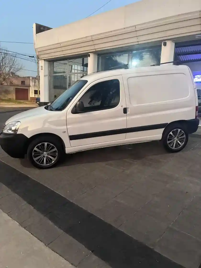 Citroën Berlingo Furgon 1.6 Bussines Hdi 92Cv 2023 - foto 2