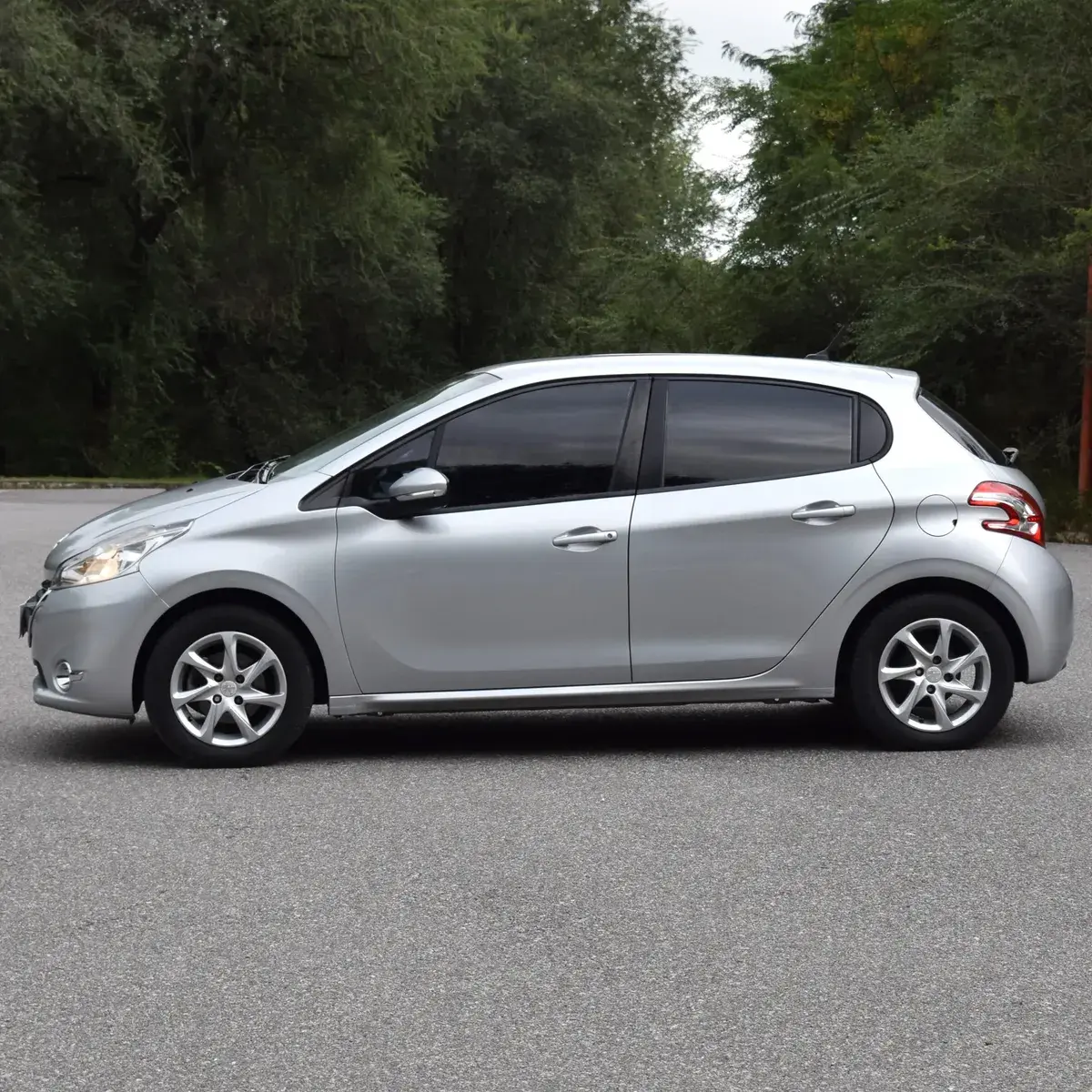 Peugeot 208 1.5 Allure Touchscreen 2015 - foto 3