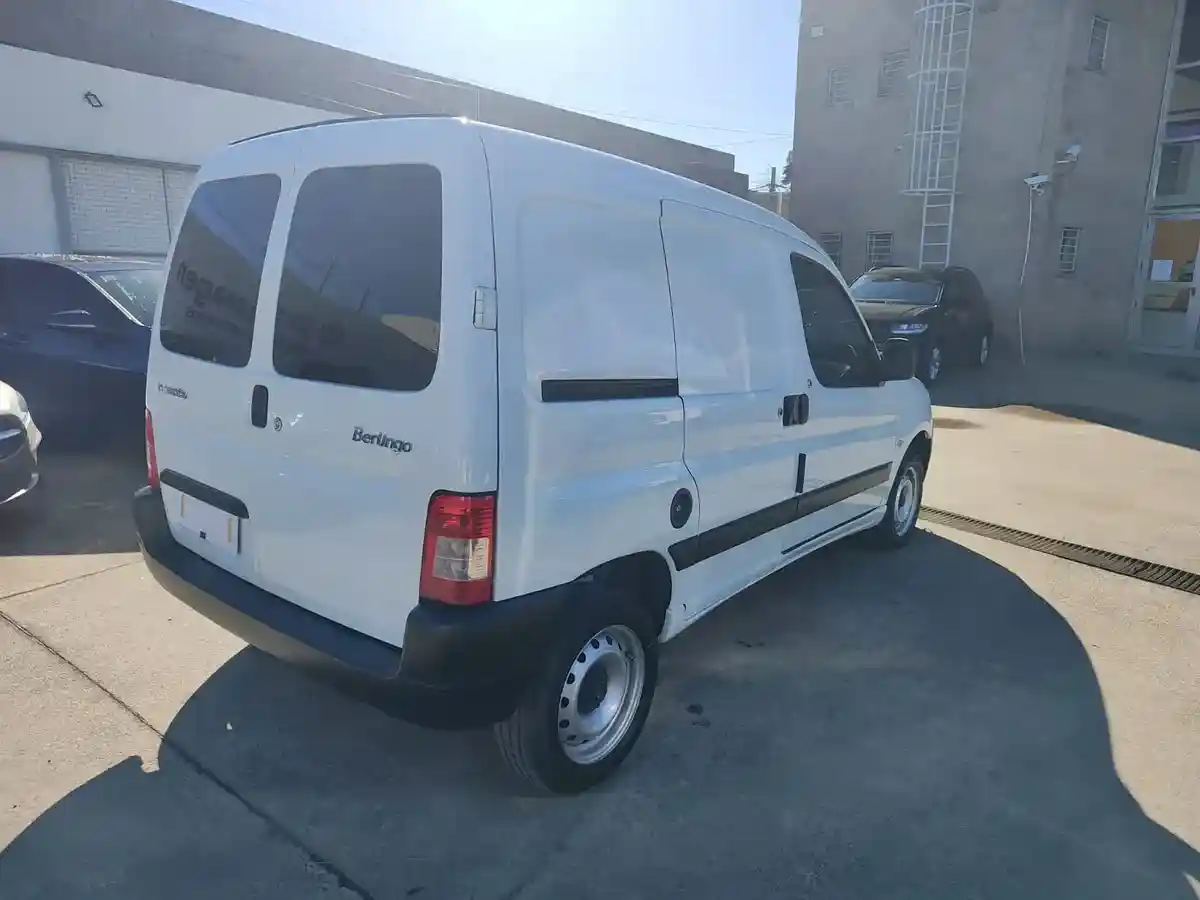 Citroën Berlingo Furgon 1.6 Hdi 92 Bussines 2021 - foto 4