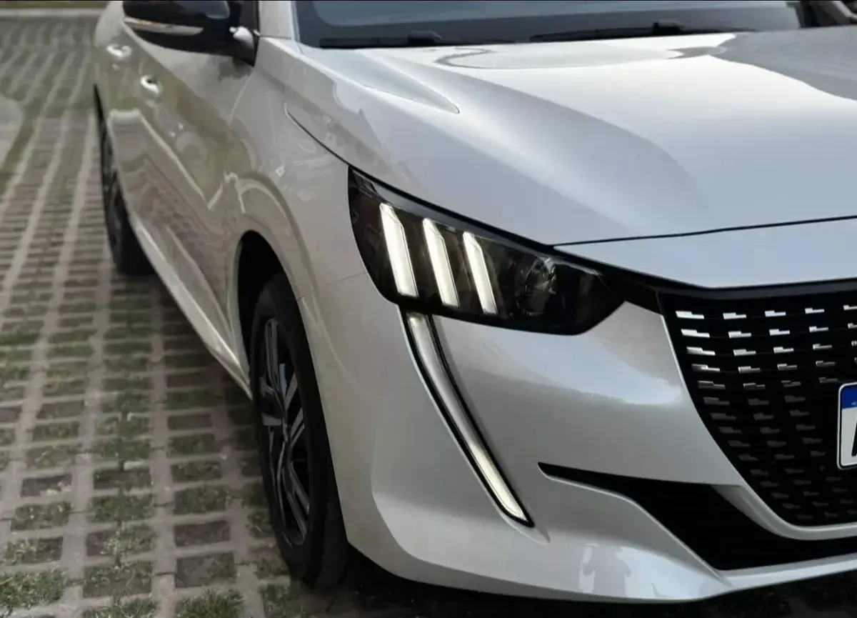 Peugeot 208 1.6 Road Trip Tiptronic 2023 - foto 5
