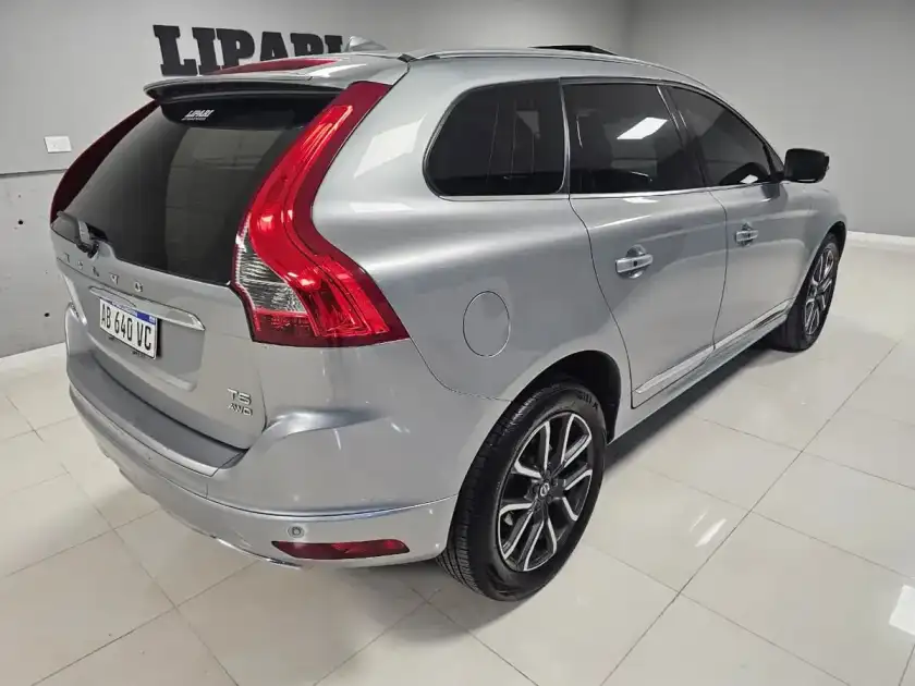 Volvo Xc60 2.5 T5 Inscription 2017 - foto 3
