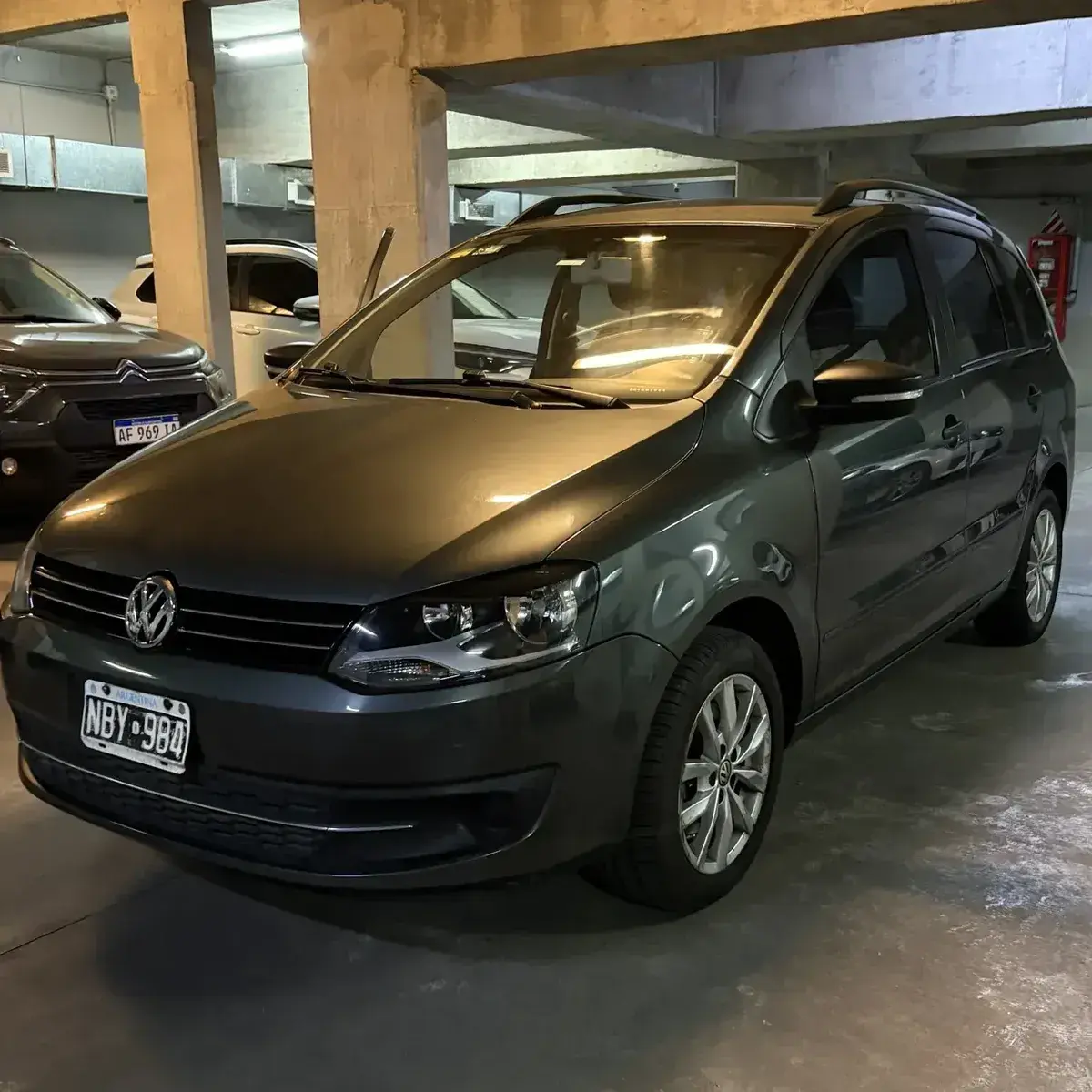 Volkswagen Suran 1.6 Trendline 2013 - foto 1