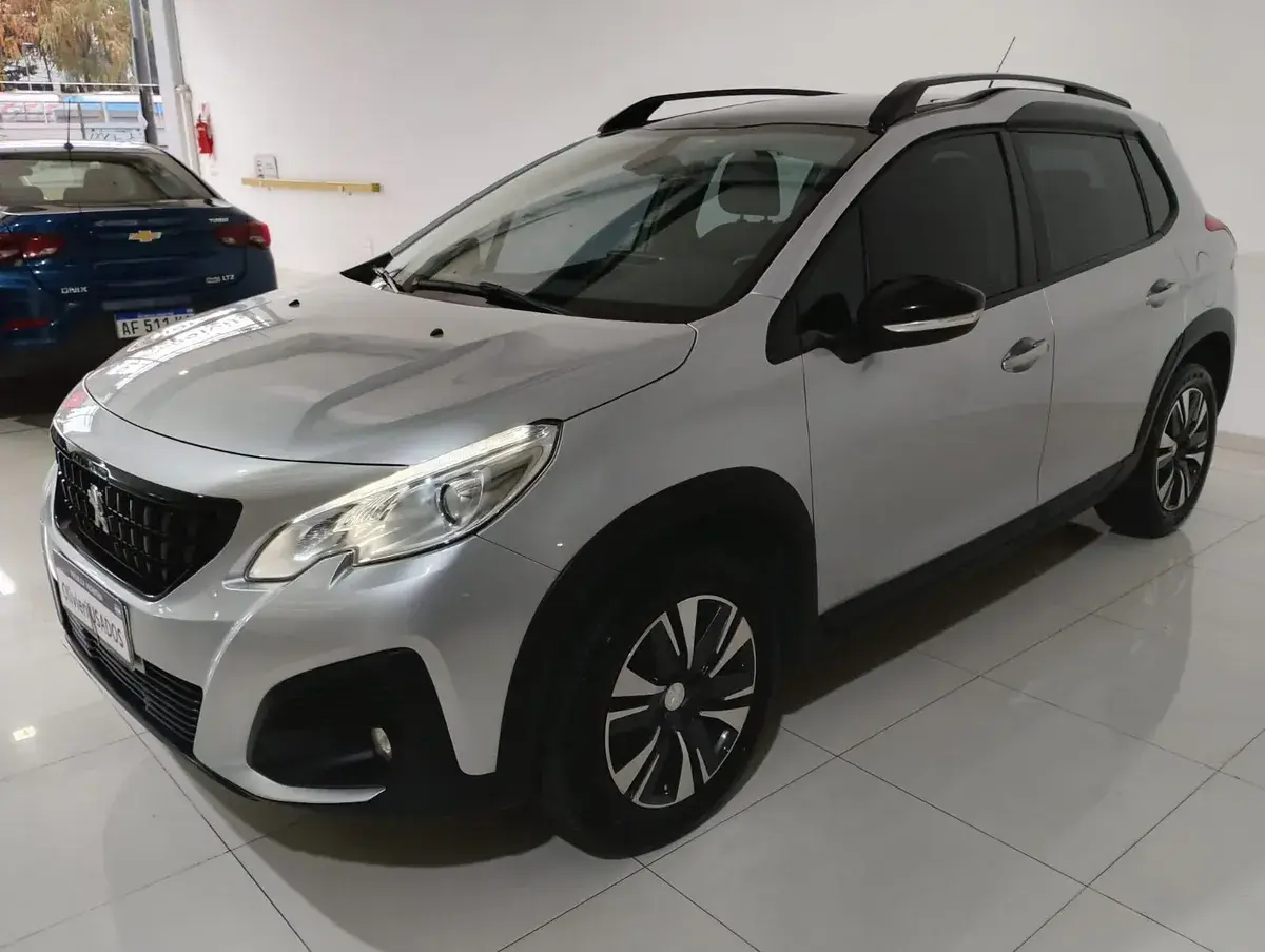 Peugeot 2008 1.6 Feline 2021 - foto 2