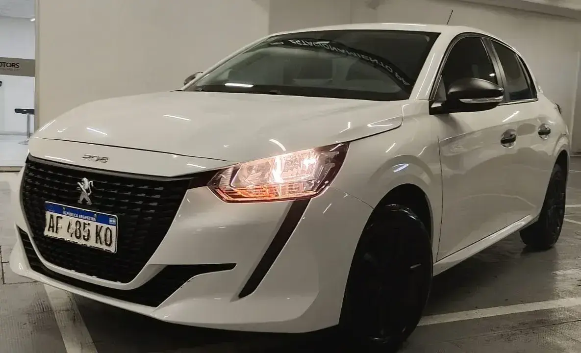 Peugeot 208 2022 - foto 1