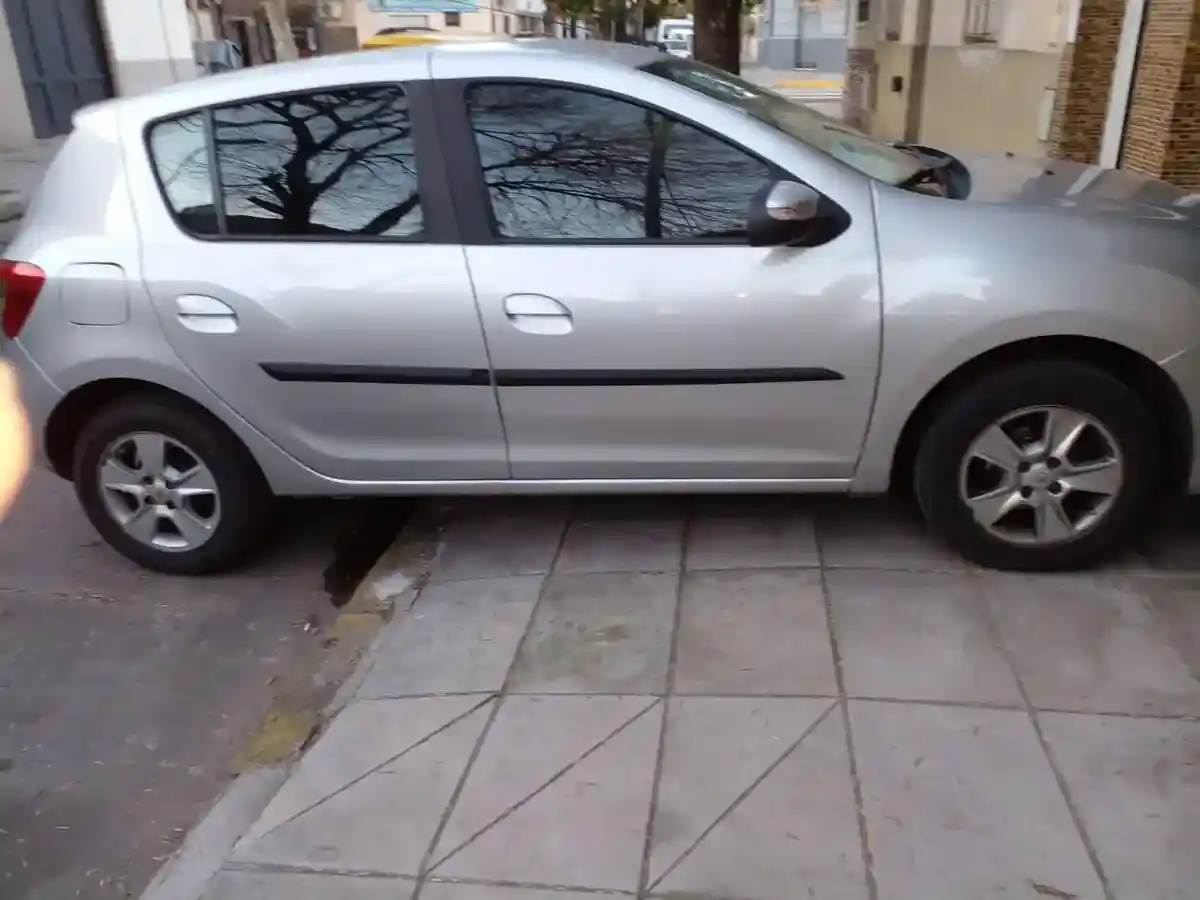 Renault Sandero 1.6 Privilege Pack 105Cv 2017 - foto 1