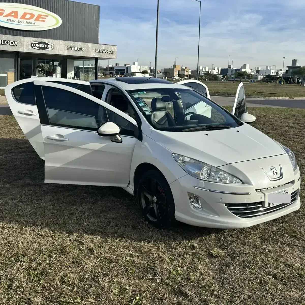 Peugeot 408 2.0 Feline 143Cv 2015 - foto 1