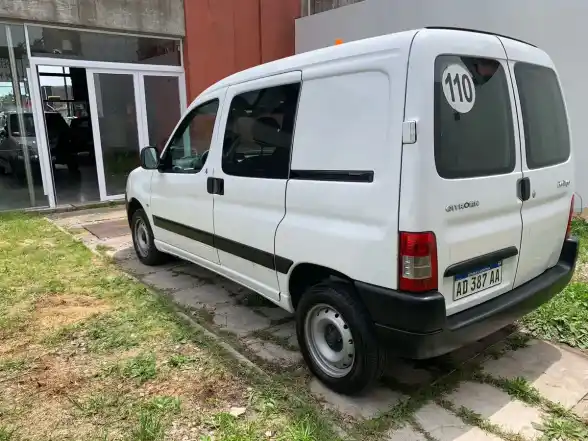 Citroën Berlingo Furgon 1.6 Hdi 92 Bussines Mixto 2018 - foto 4