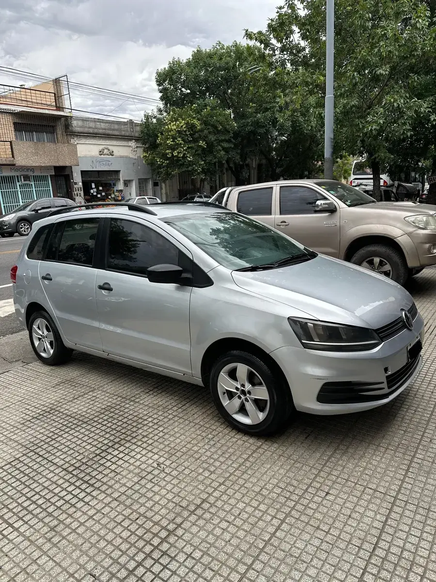 Volkswagen Suran 1.6 Comfortline 101Cv Ab 2015 - foto 1