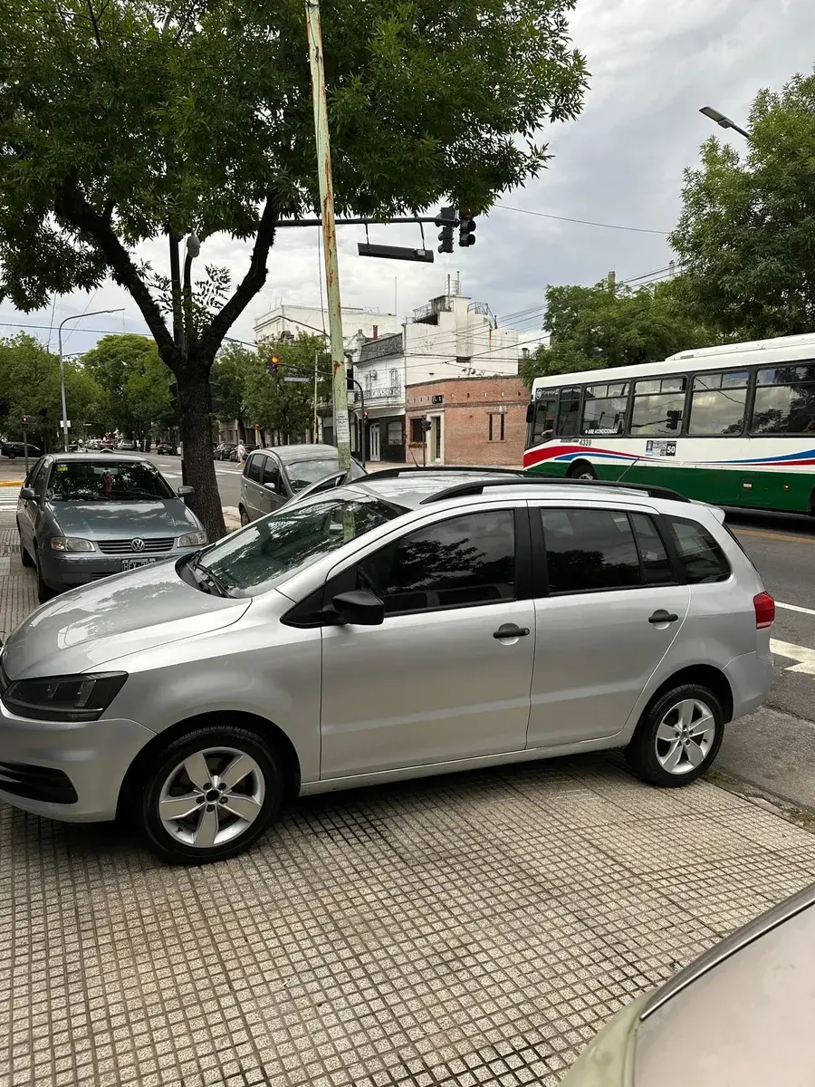 Volkswagen Suran 1.6 Comfortline 101Cv Ab 2015 - foto 5
