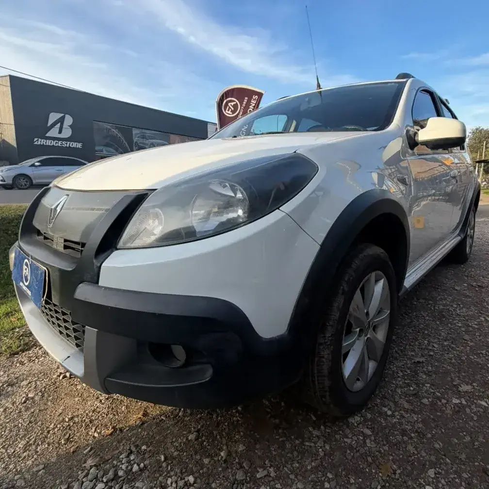 Renault Sandero Stepway Privilege Nav 5P 2013 - foto 1