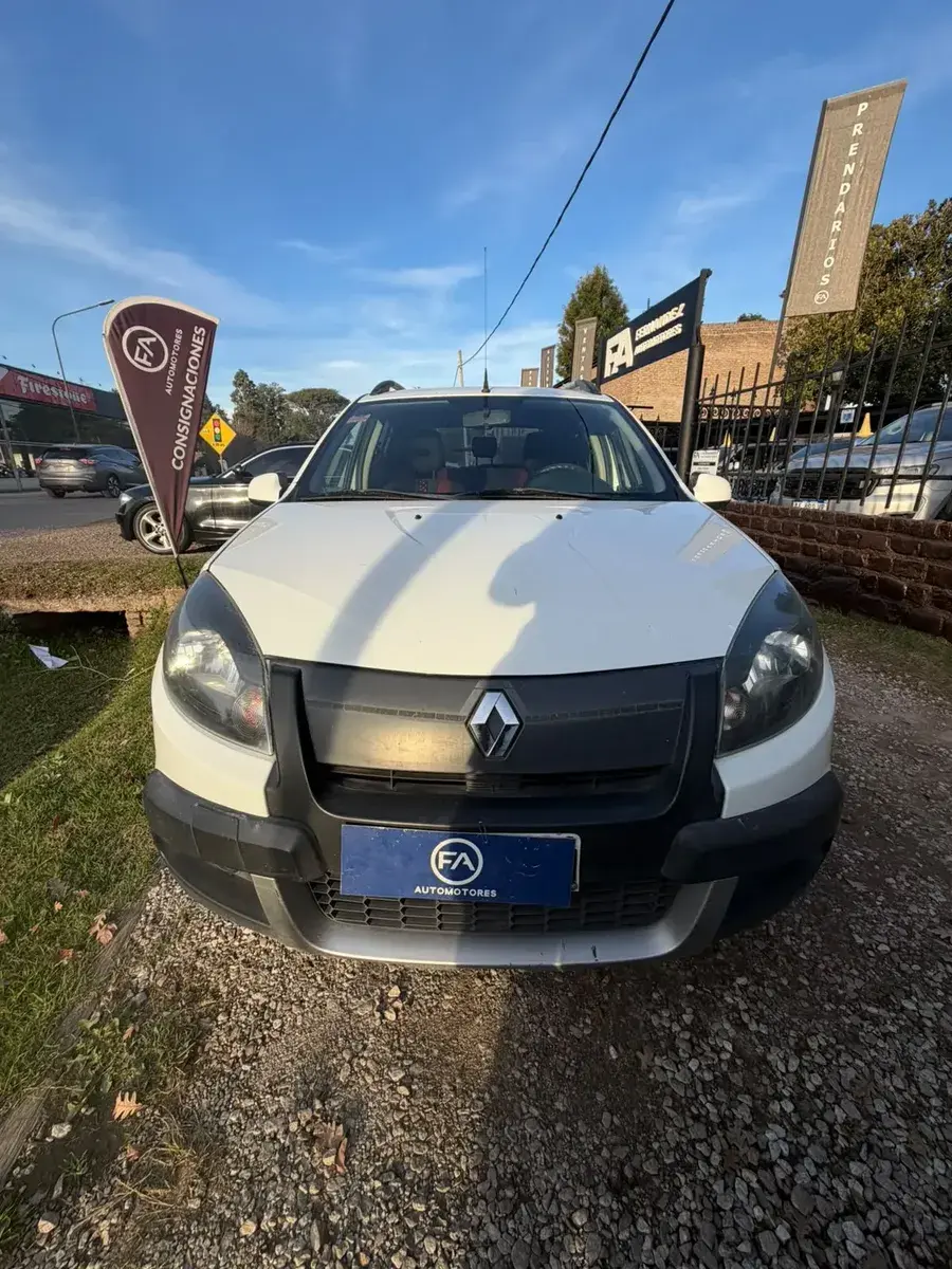 Renault Sandero Stepway Privilege Nav 5P 2013 - foto 2