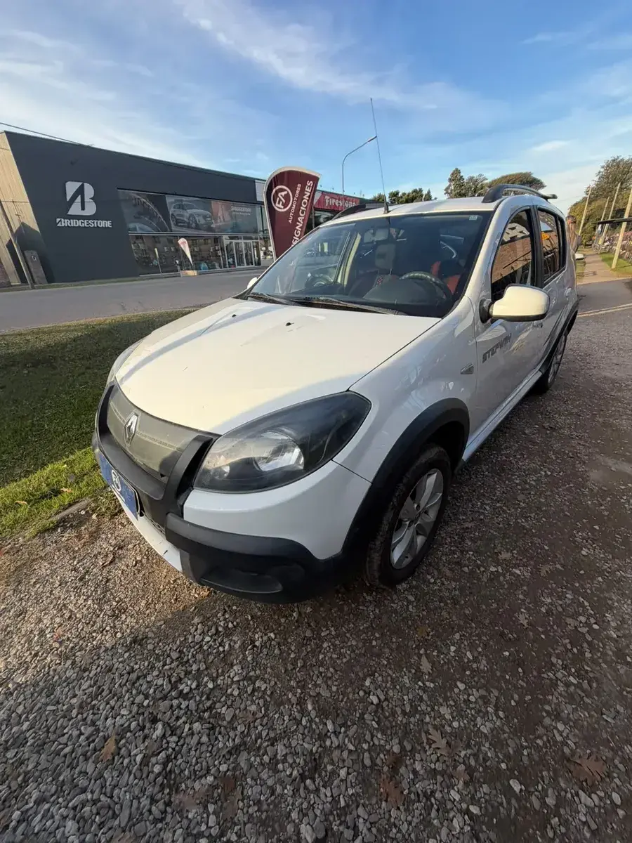 Renault Sandero Stepway Privilege Nav 5P 2013 - foto 3