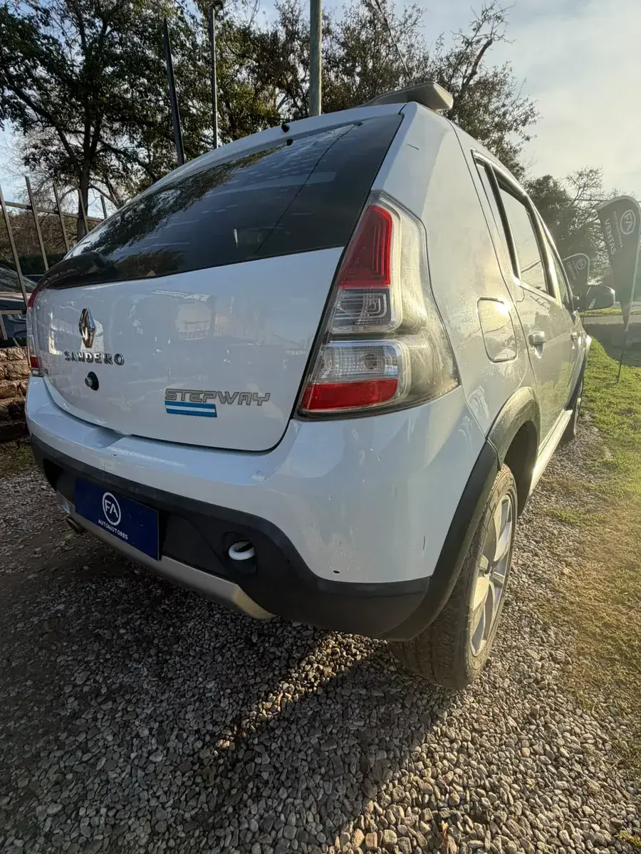 Renault Sandero Stepway Privilege Nav 5P 2013 - foto 5