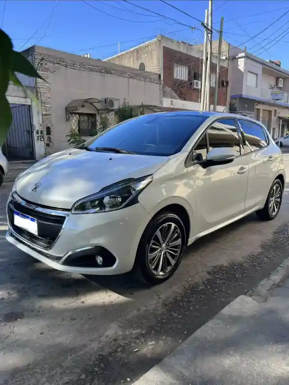 Peugeot 208 1.6 Feline 2018 - foto 1