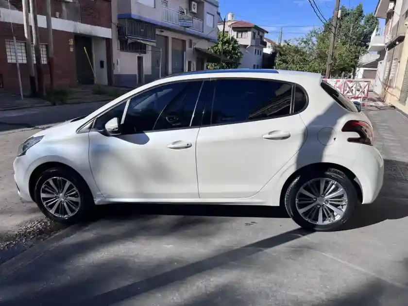 Peugeot 208 1.6 Feline 2018 - foto 4