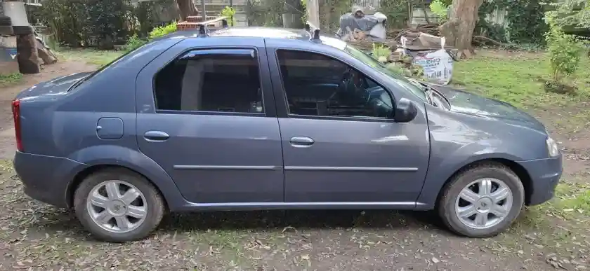 Renault Logan 2010 - foto 1