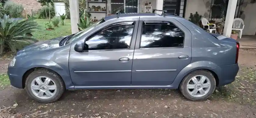 Renault Logan 1.6 Confort Plus 2010 - foto 4