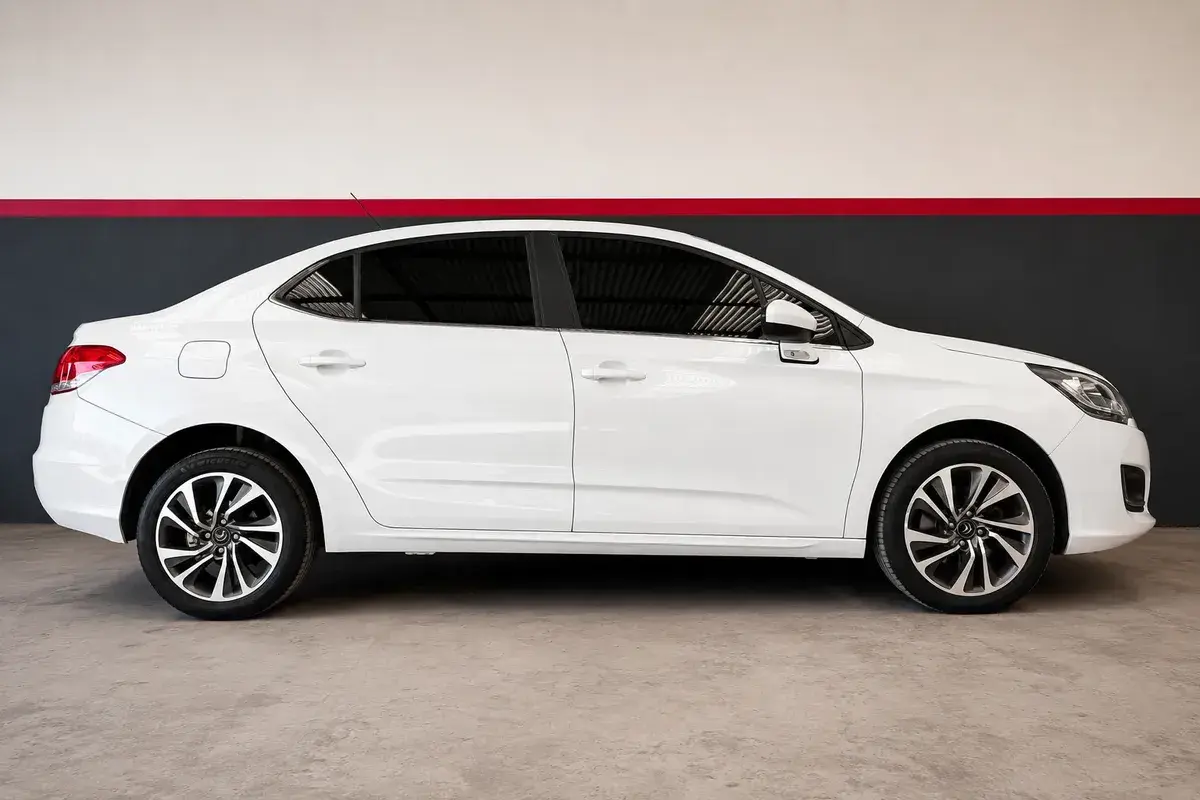 Citroën C4 Lounge 1.6 Thp 165 At6 Feel 2017 - foto 4