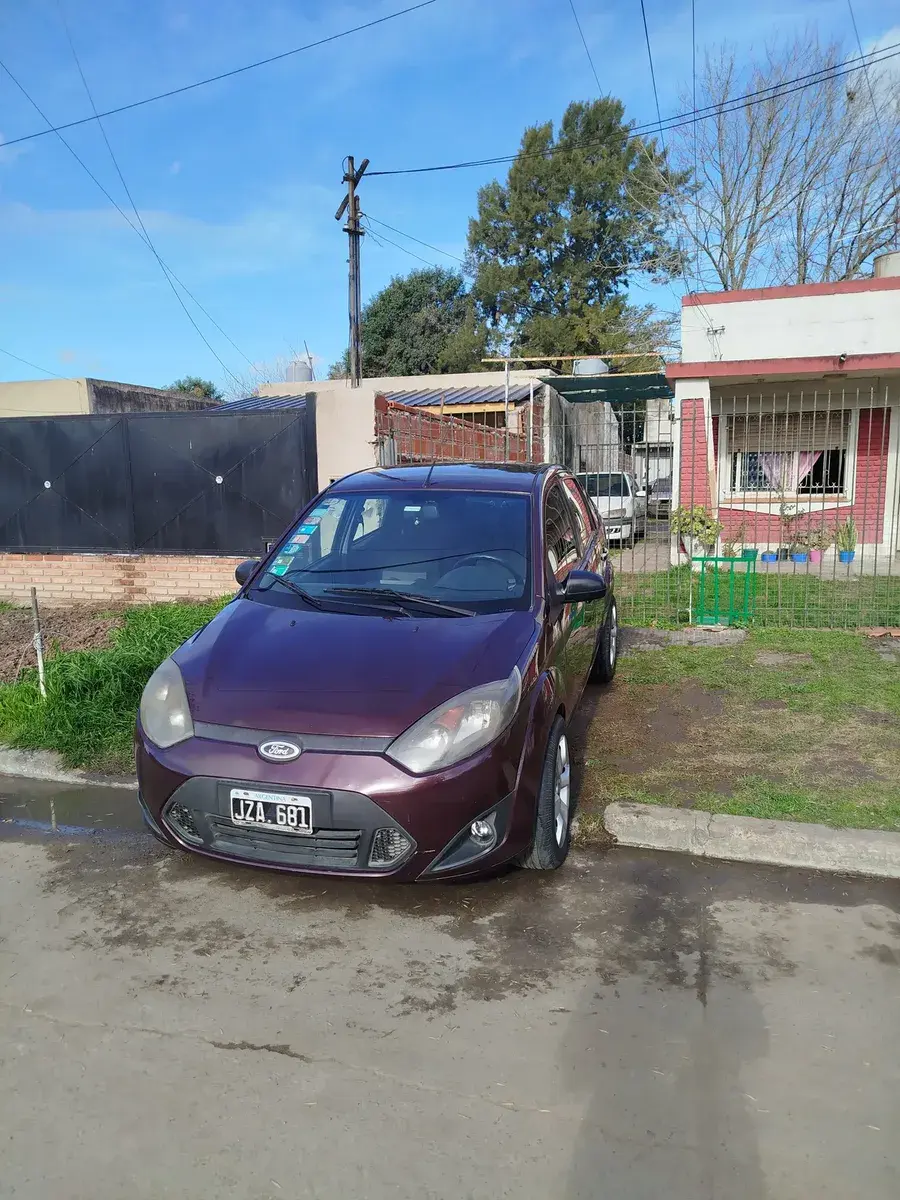 Ford Fiesta Max 1.6 Max Amb 2011 - foto 1