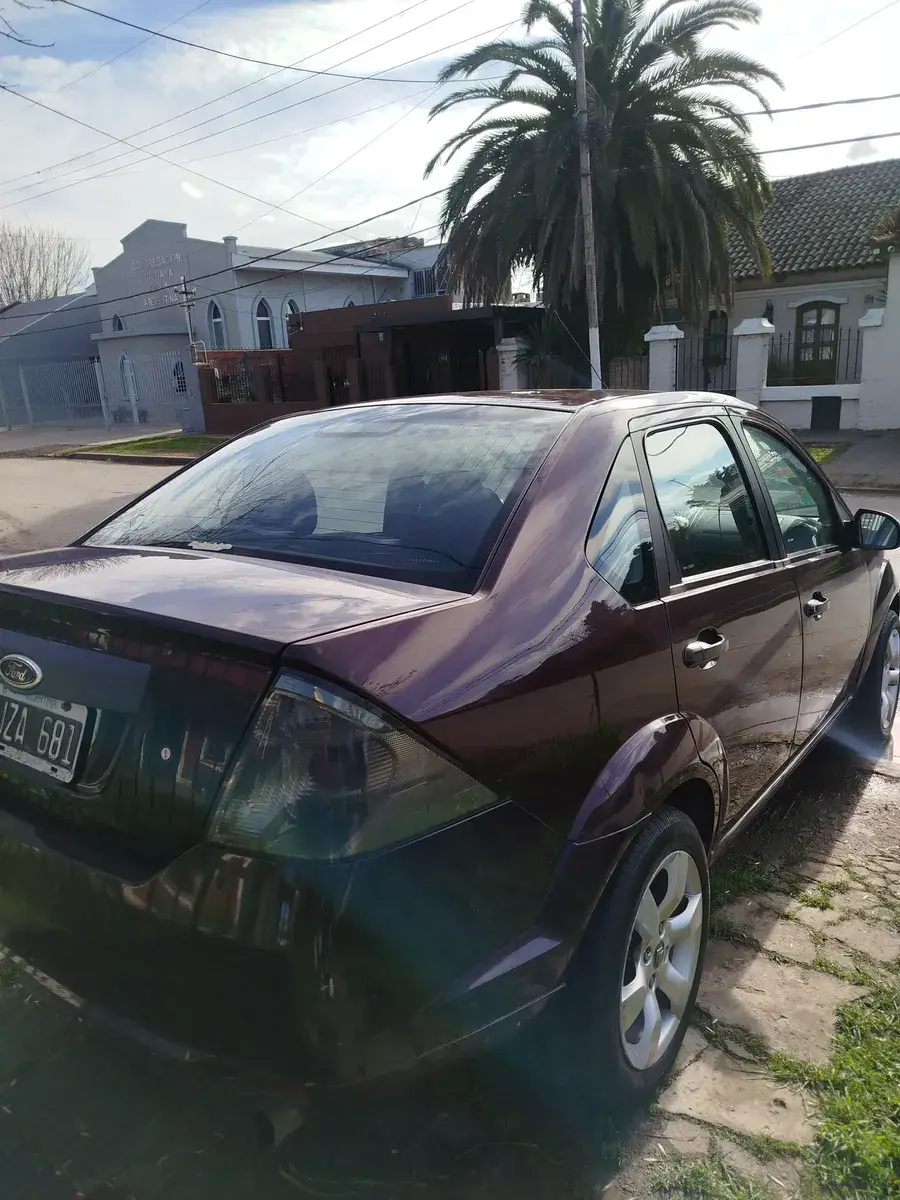 Ford Fiesta Max 1.6 Max Amb 2011 - foto 3