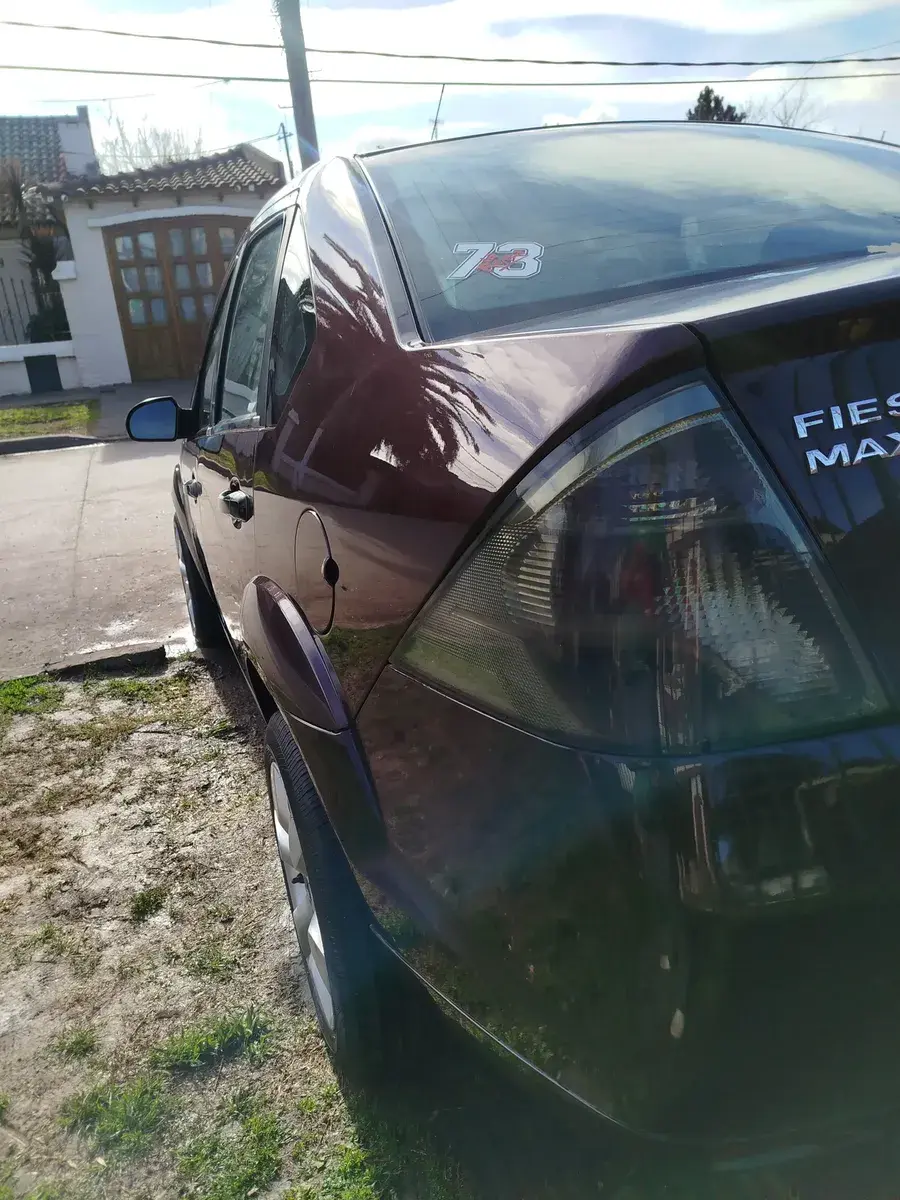 Ford Fiesta Max 1.6 Max Amb 2011 - foto 5