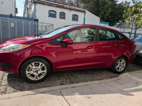 Ford Fiesta Kinetic 1.6 Sedan Se Plus 120Cv 2014 - foto 5